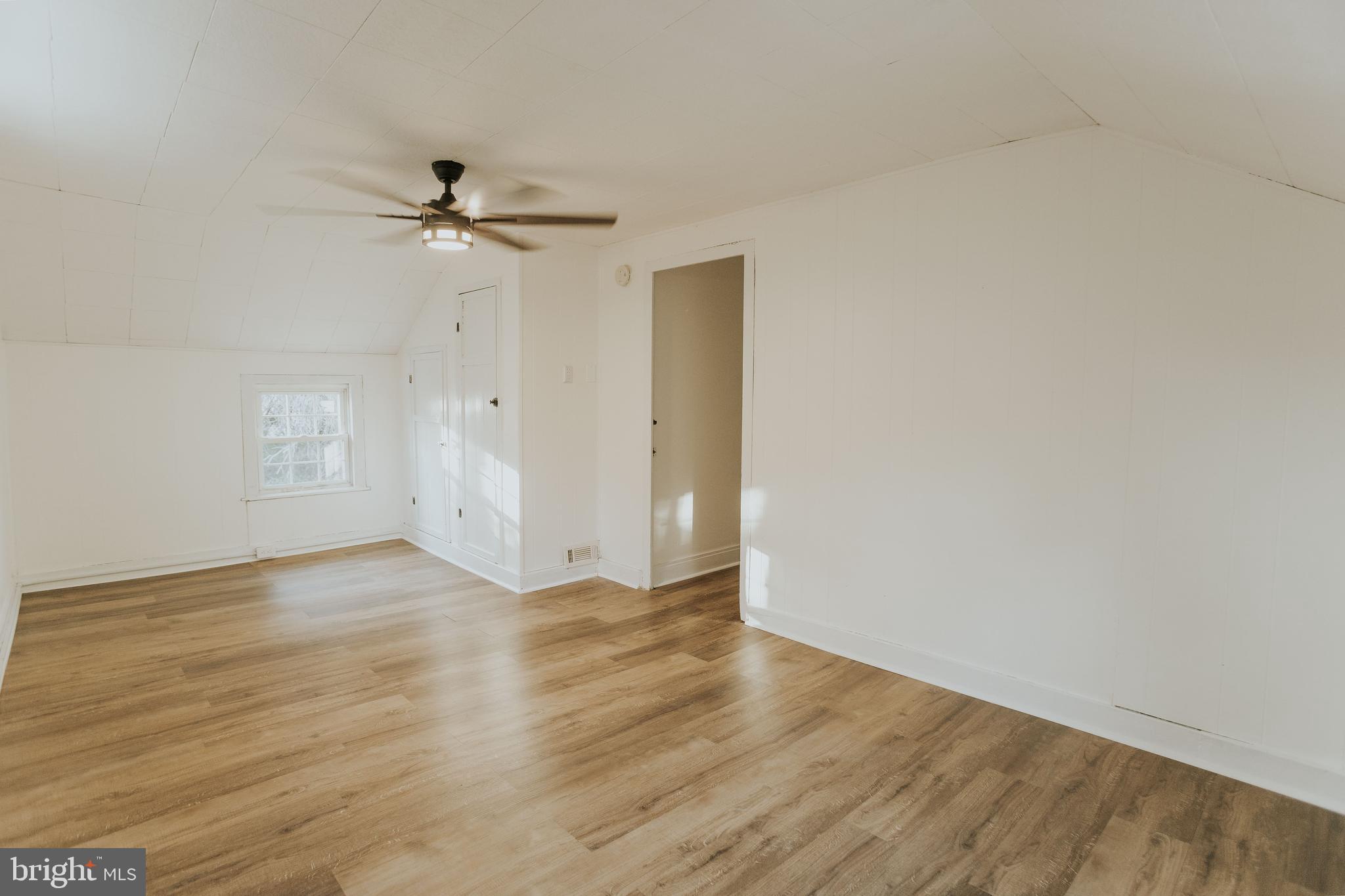 966 PAIGE COURT