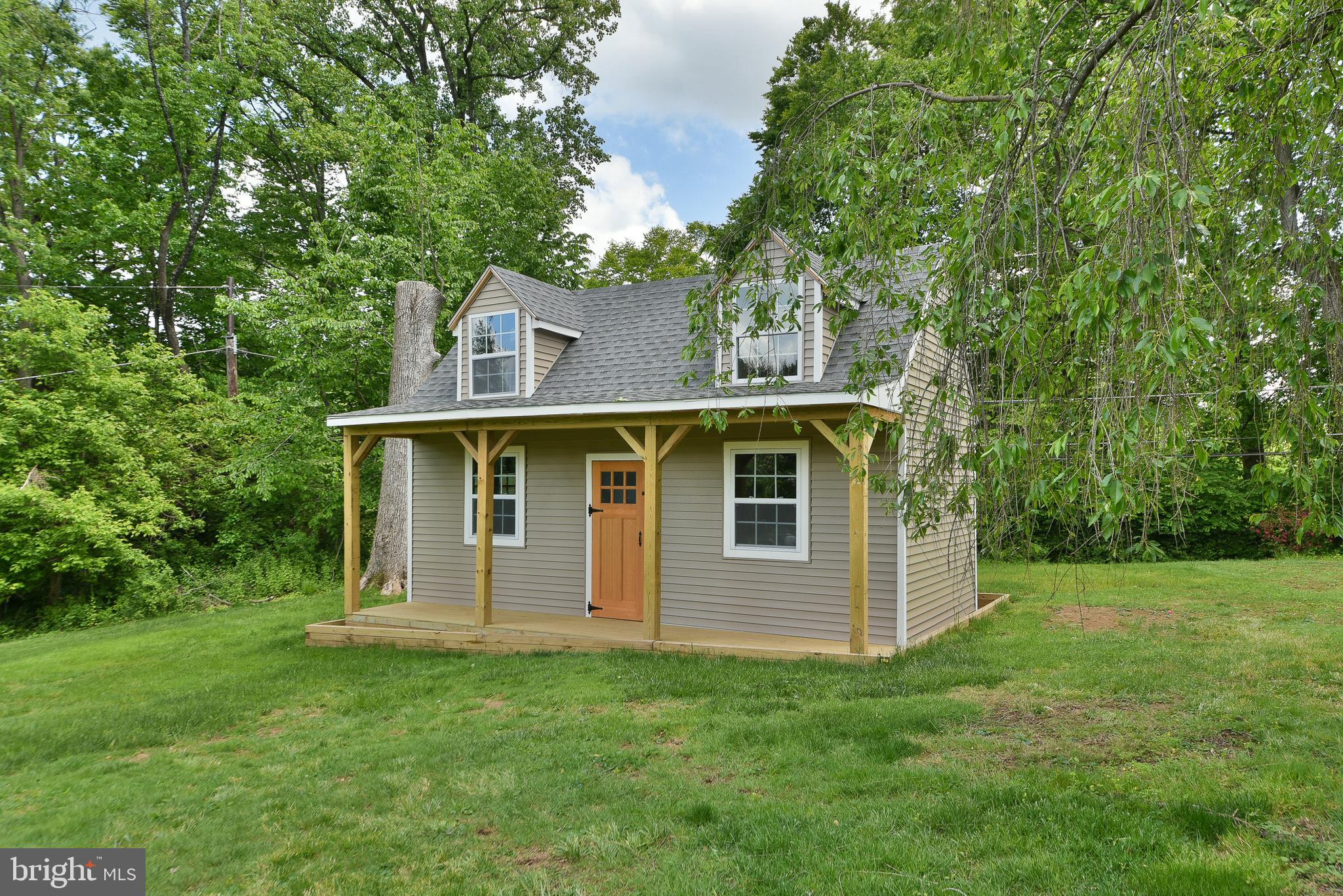 966 PAIGE COURT