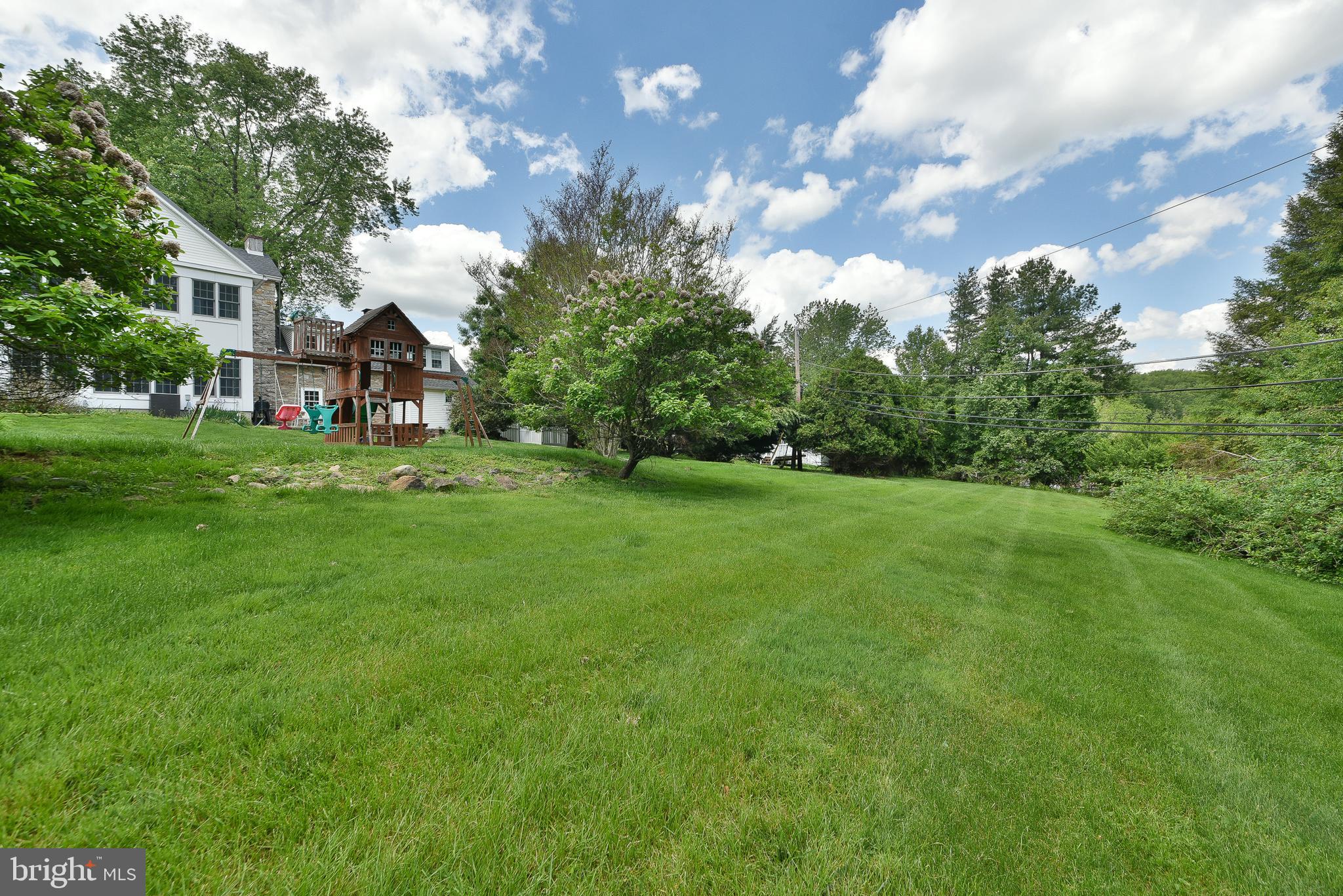 966 PAIGE COURT