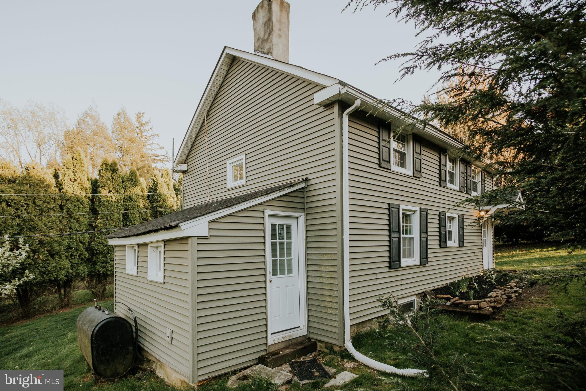 966 PAIGE COURT