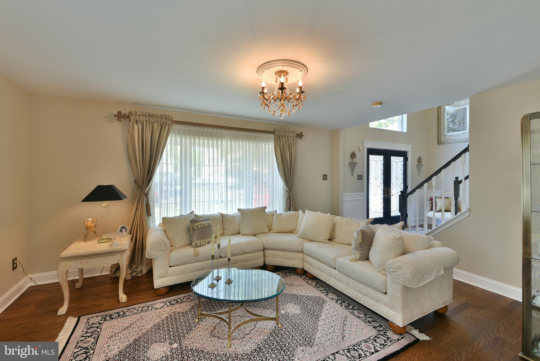 552 ZINN DRIVE