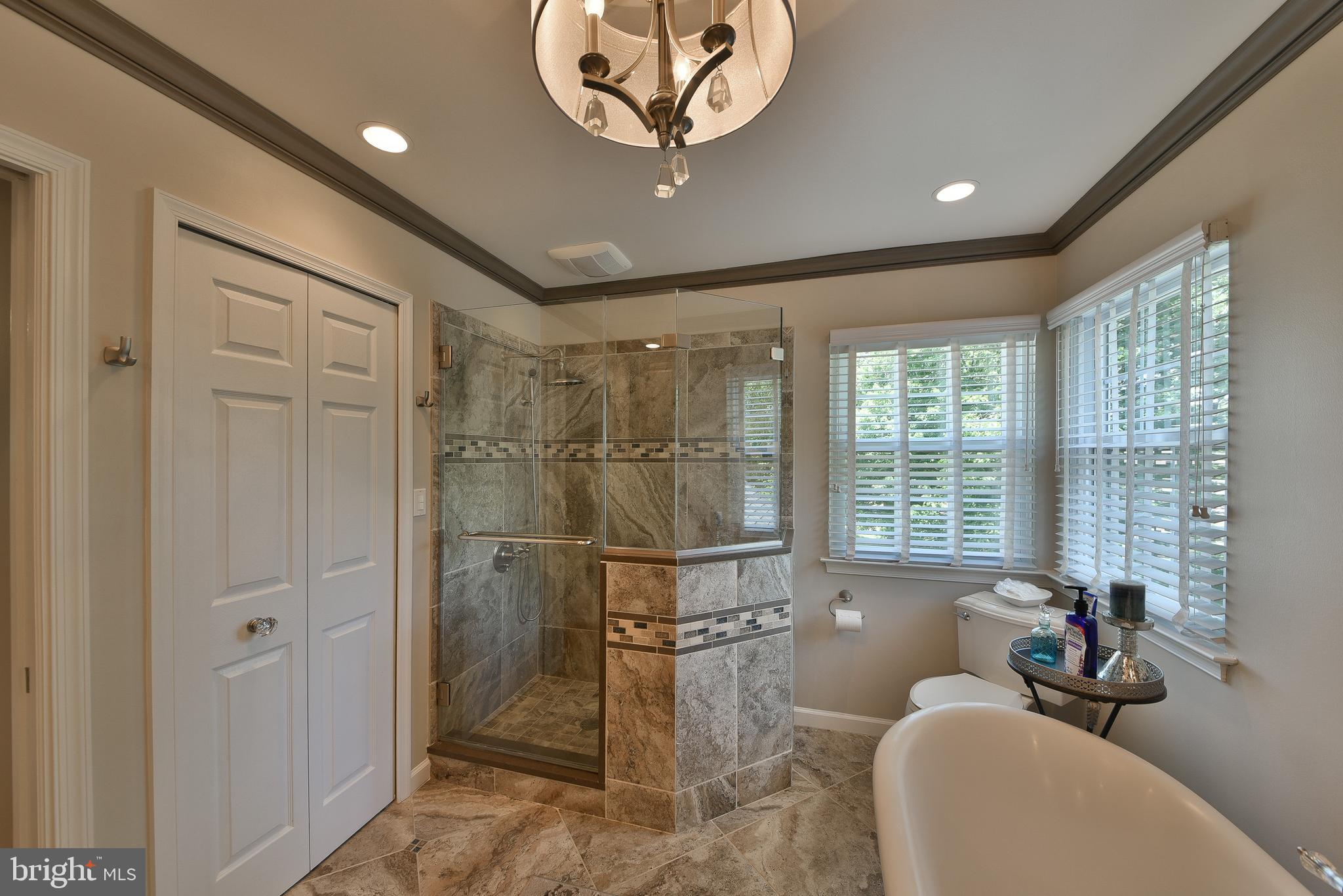 552 ZINN DRIVE