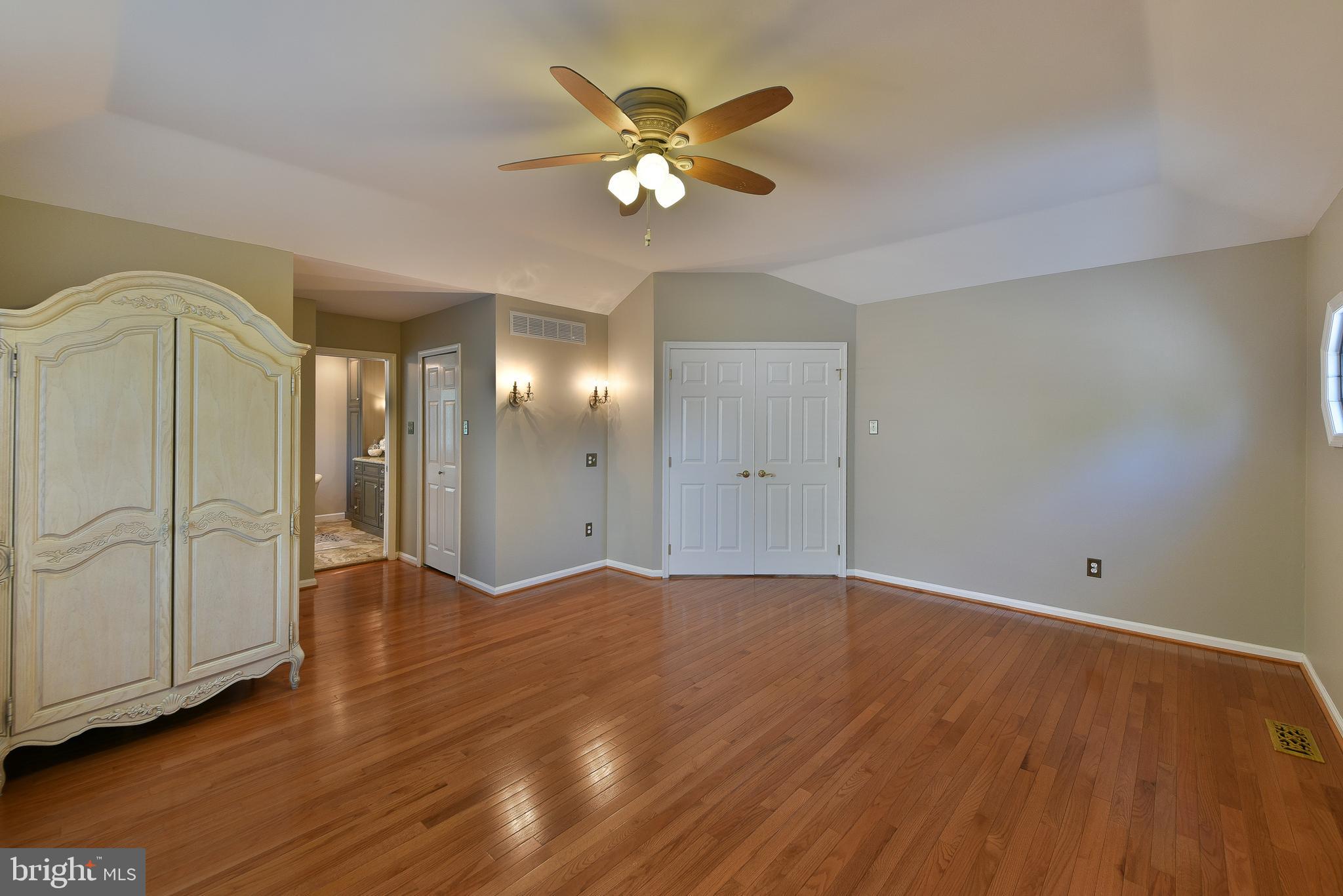 552 ZINN DRIVE
