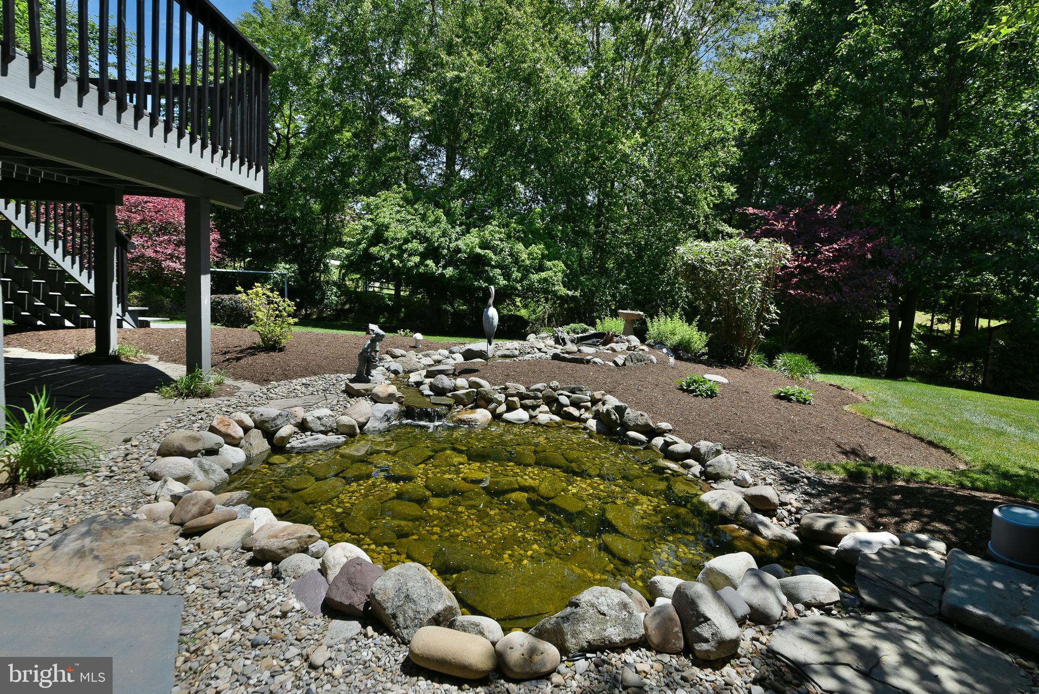 552 ZINN DRIVE