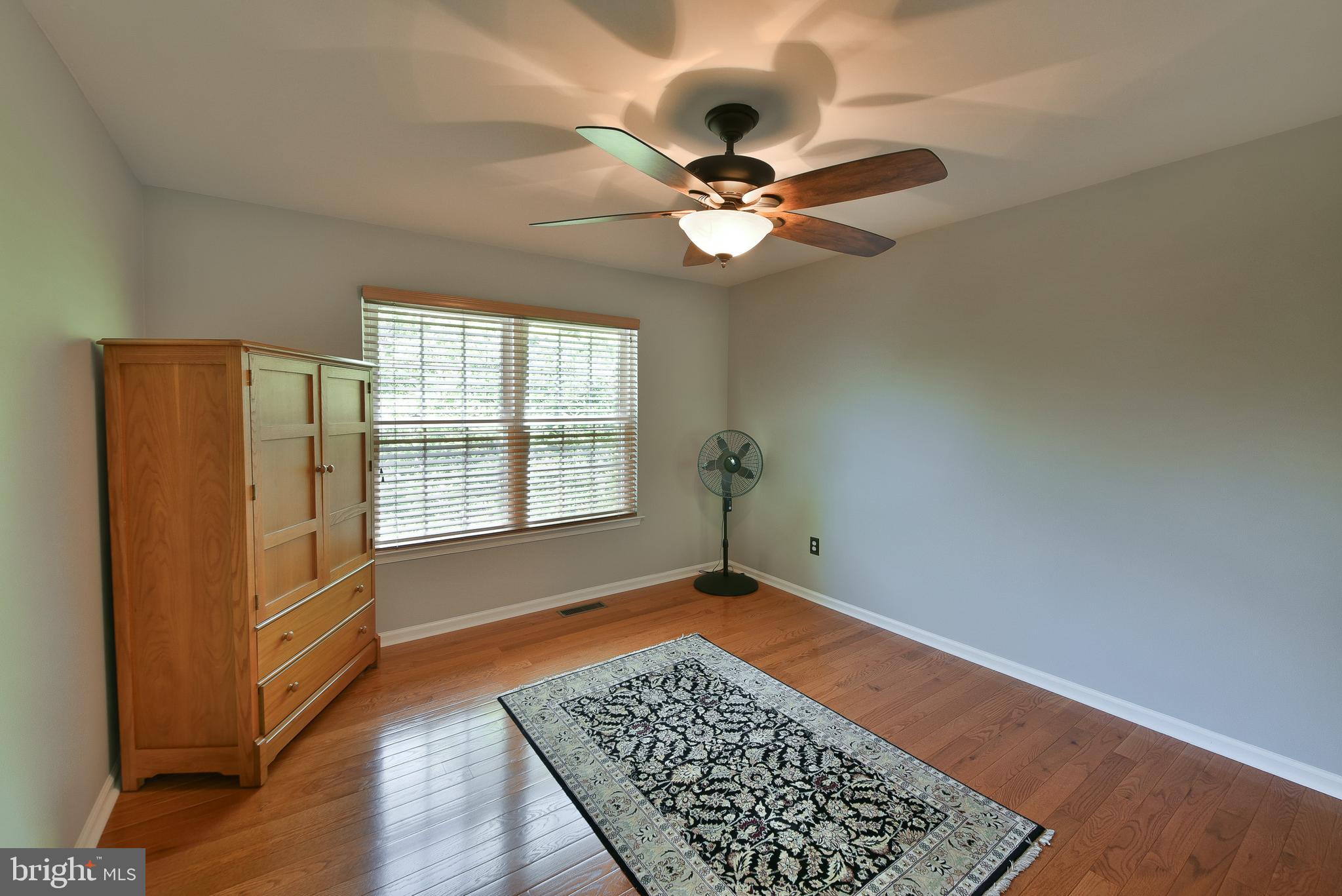 552 ZINN DRIVE