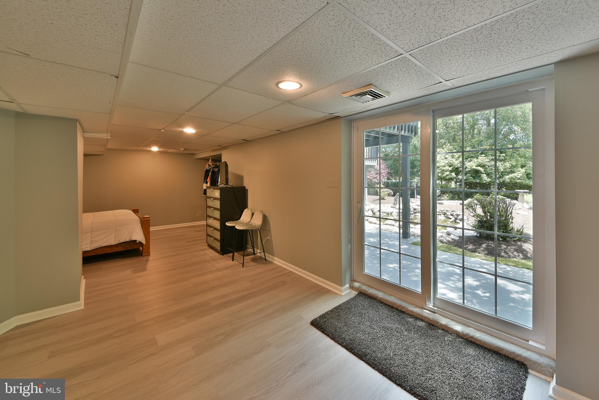 552 ZINN DRIVE