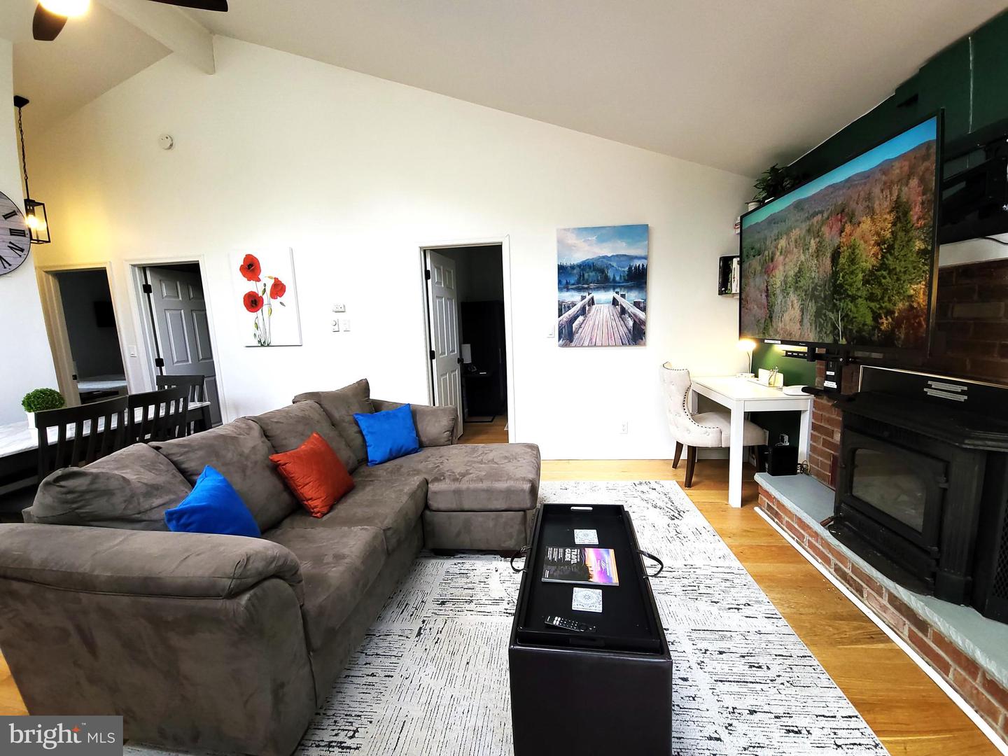 3142 CAROBETH DRIVE