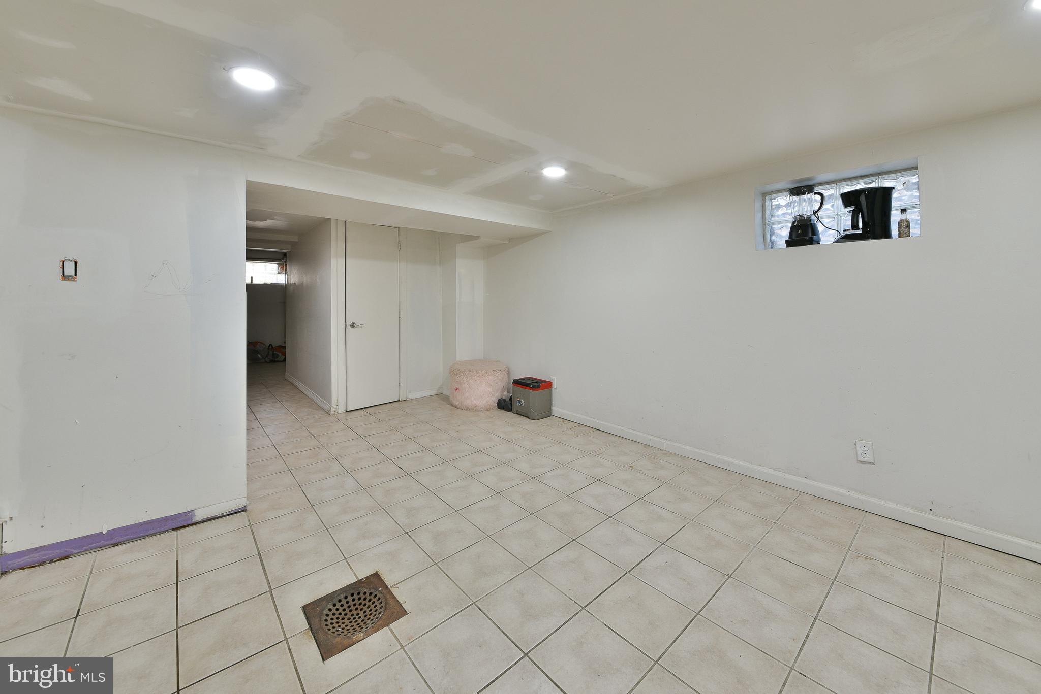 7528-32 LORETTO AVENUE