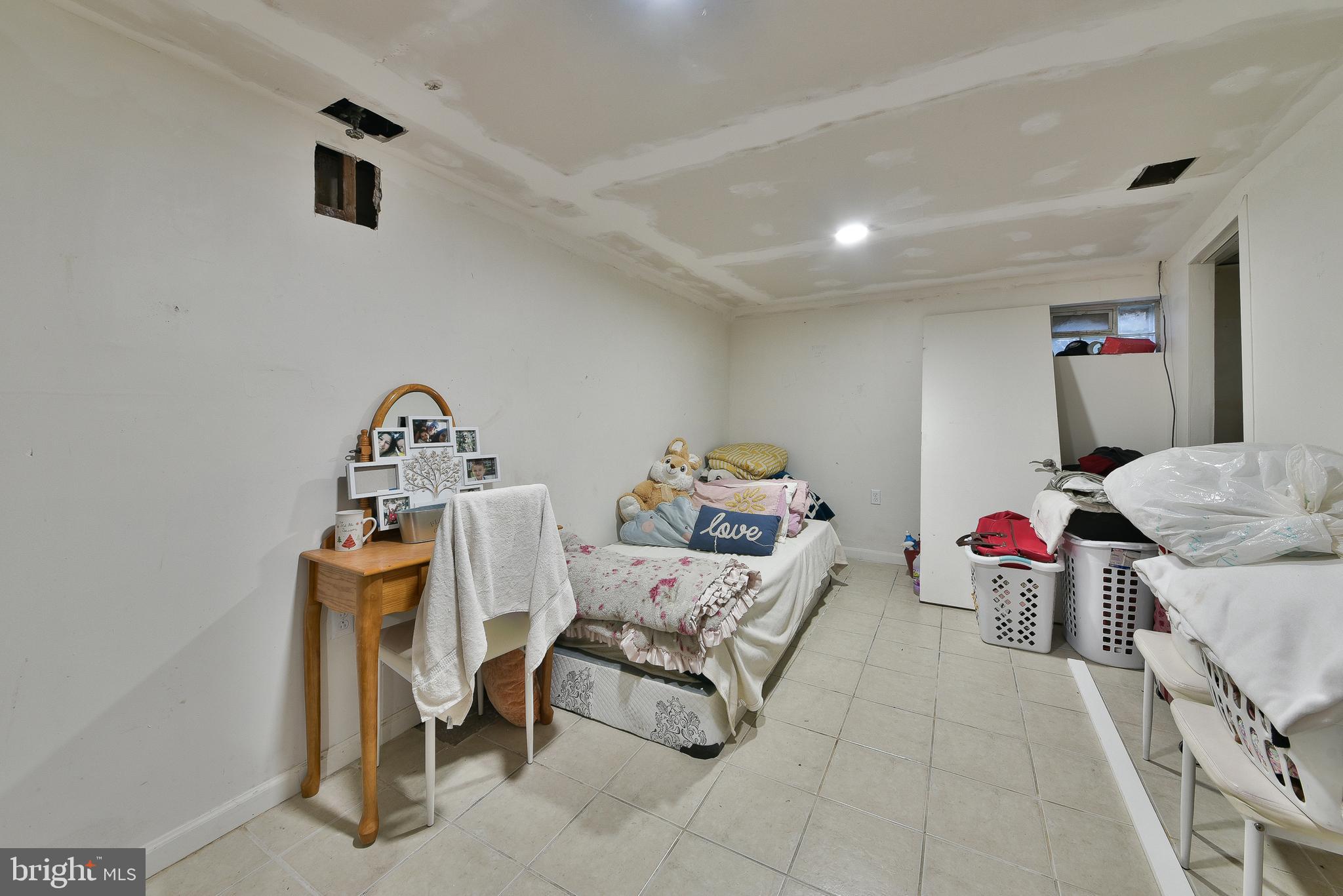 7528-32 LORETTO AVENUE