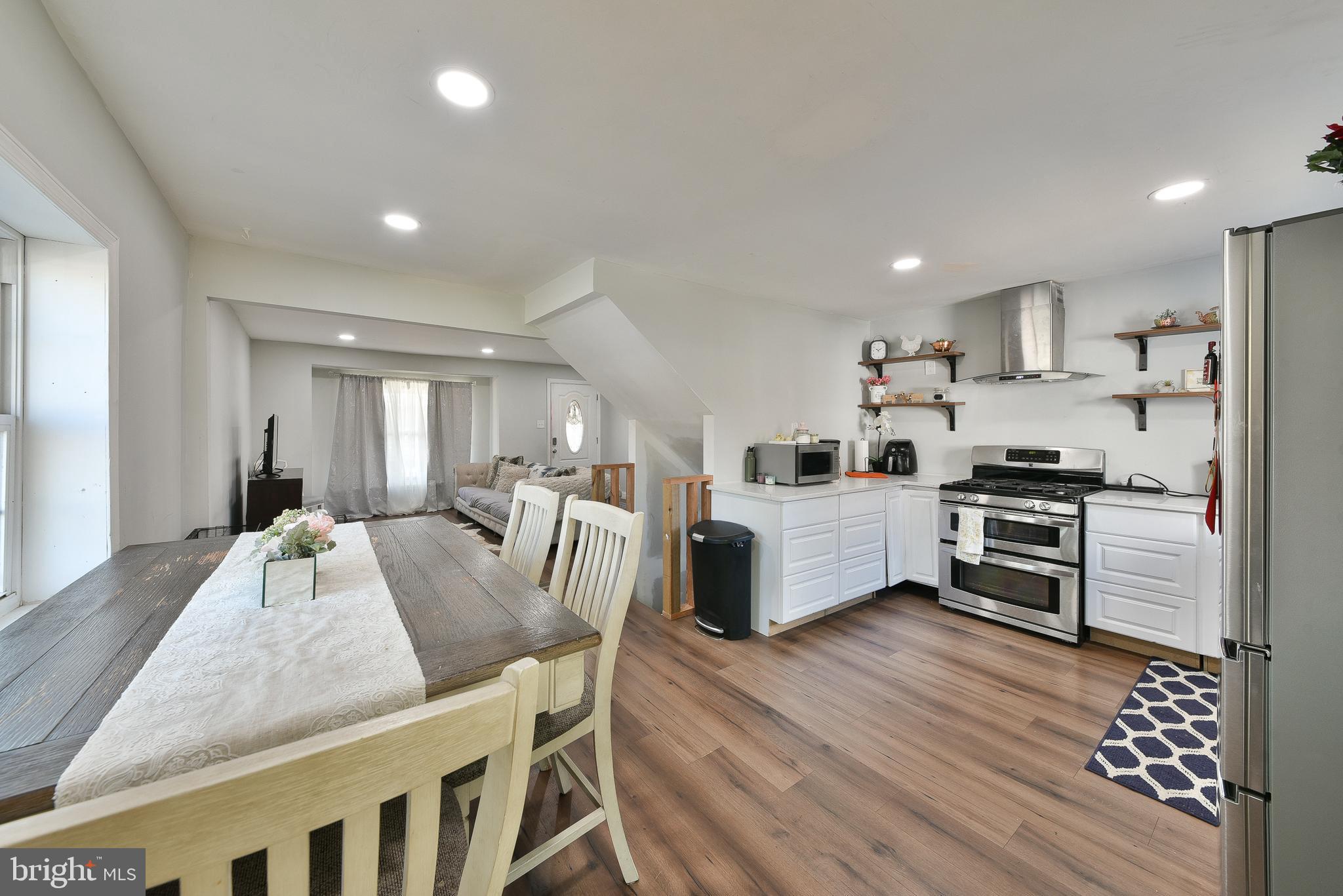 7528-32 LORETTO AVENUE