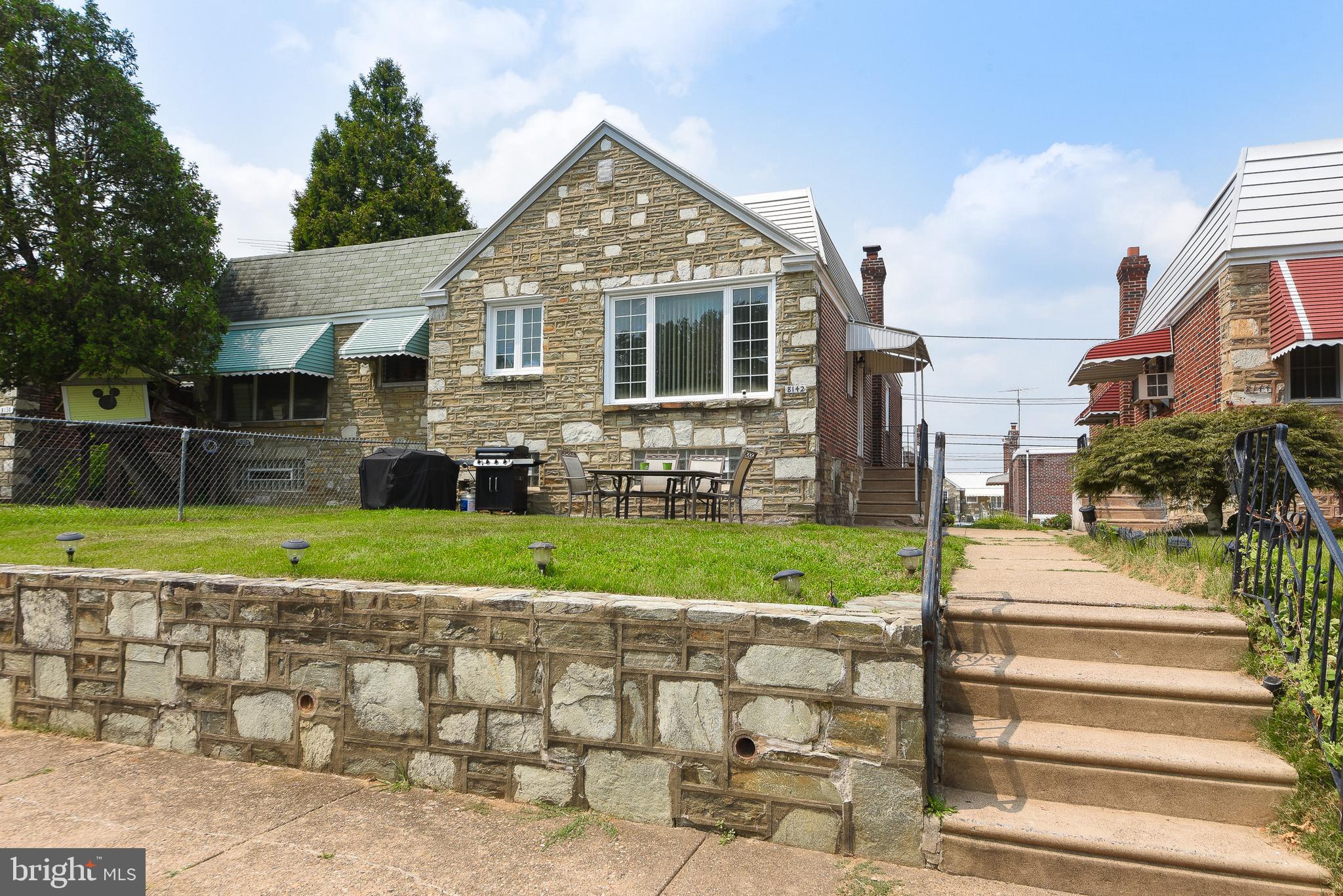 8142 Lister St