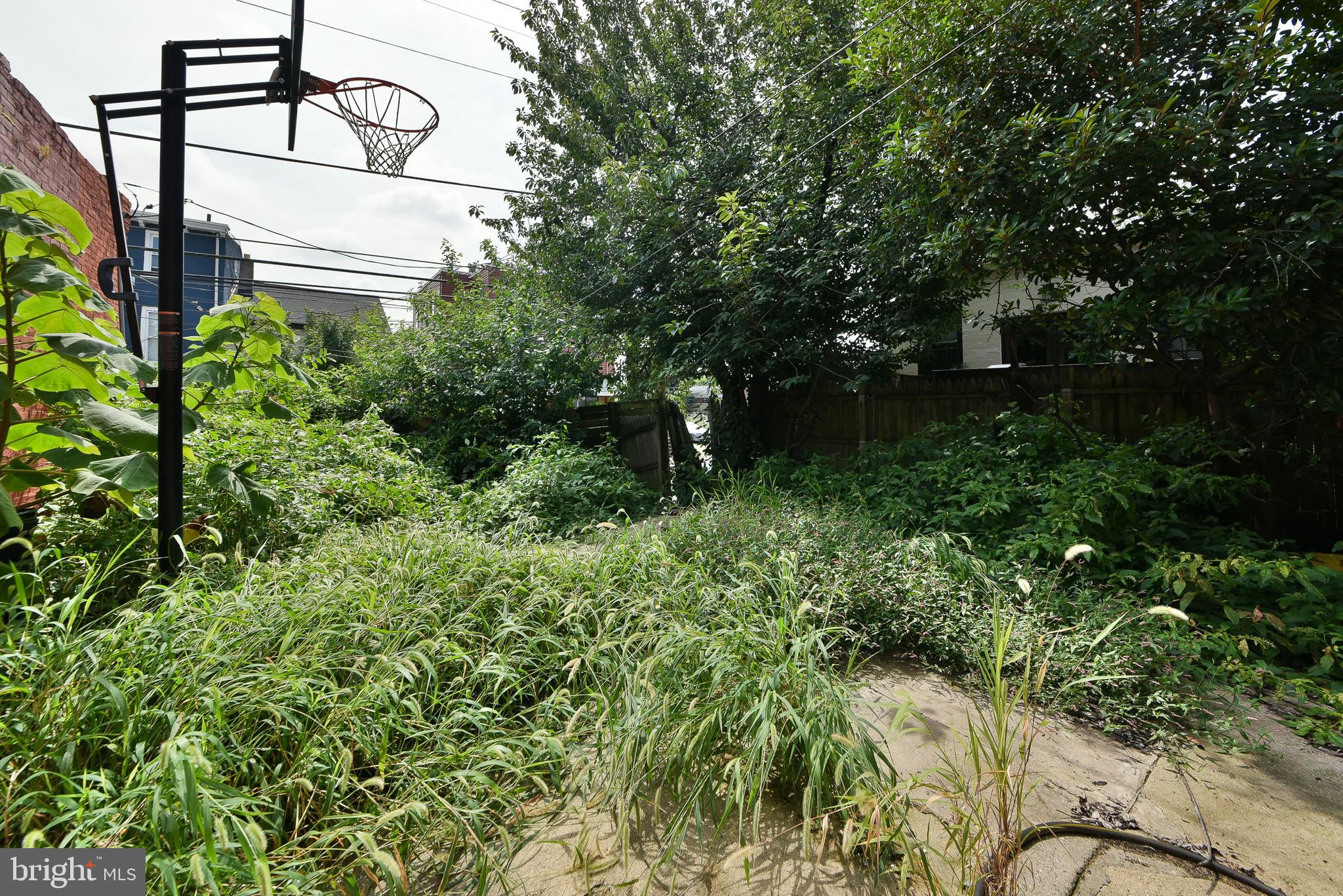 302 W Earlham Ter