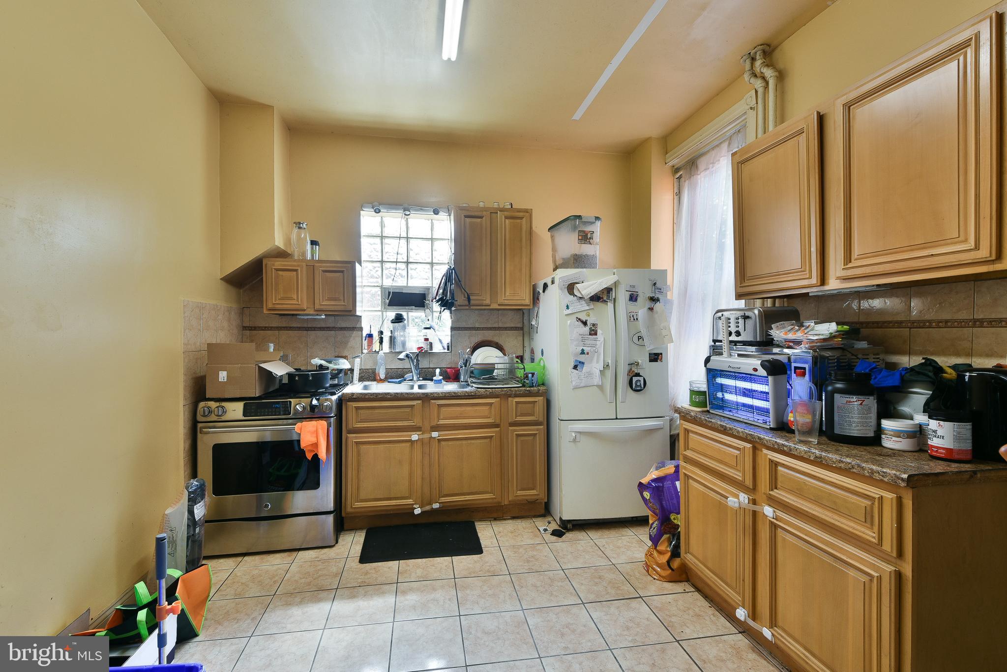 302 W Earlham Ter
