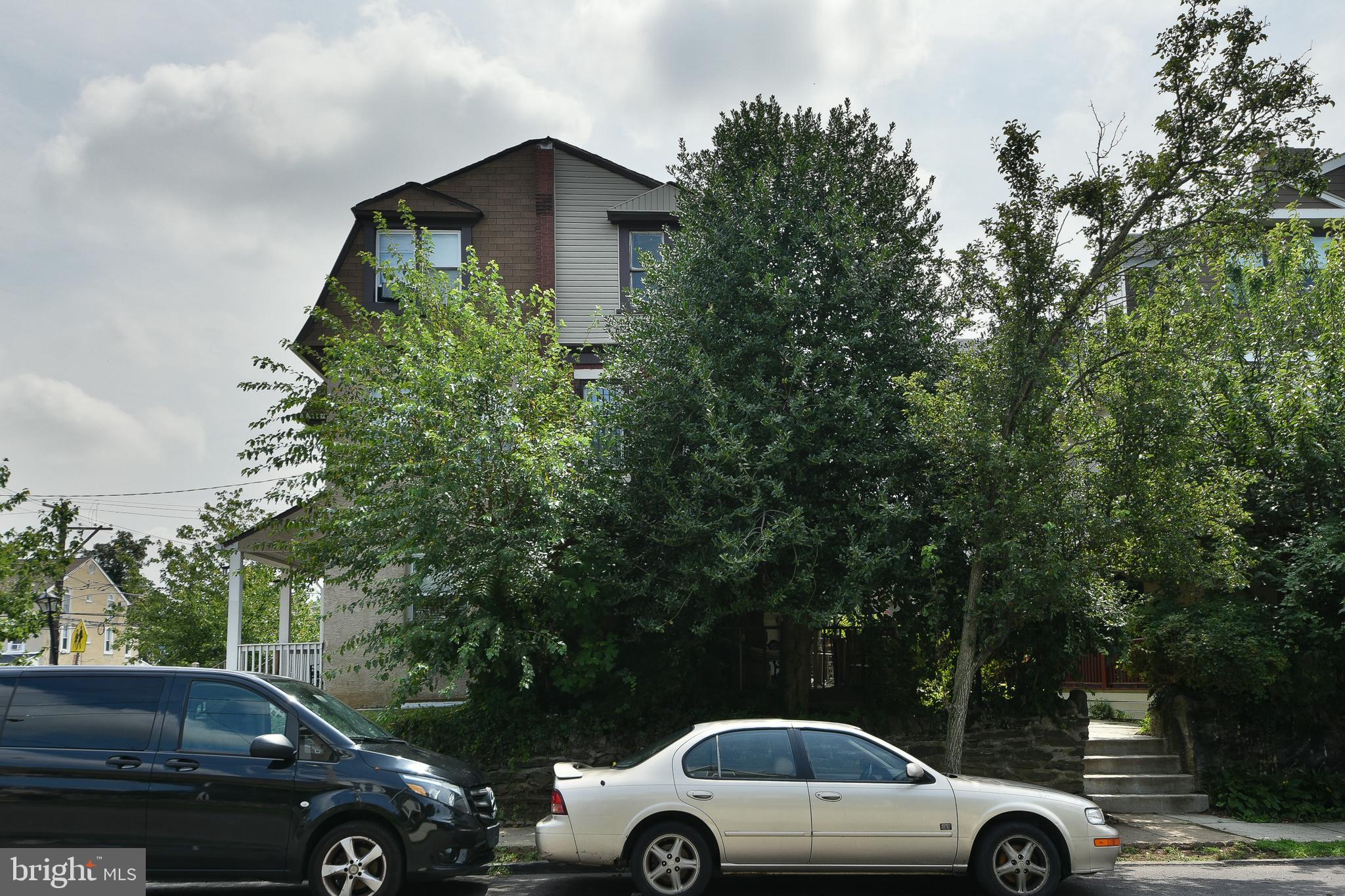 302 W Earlham Ter