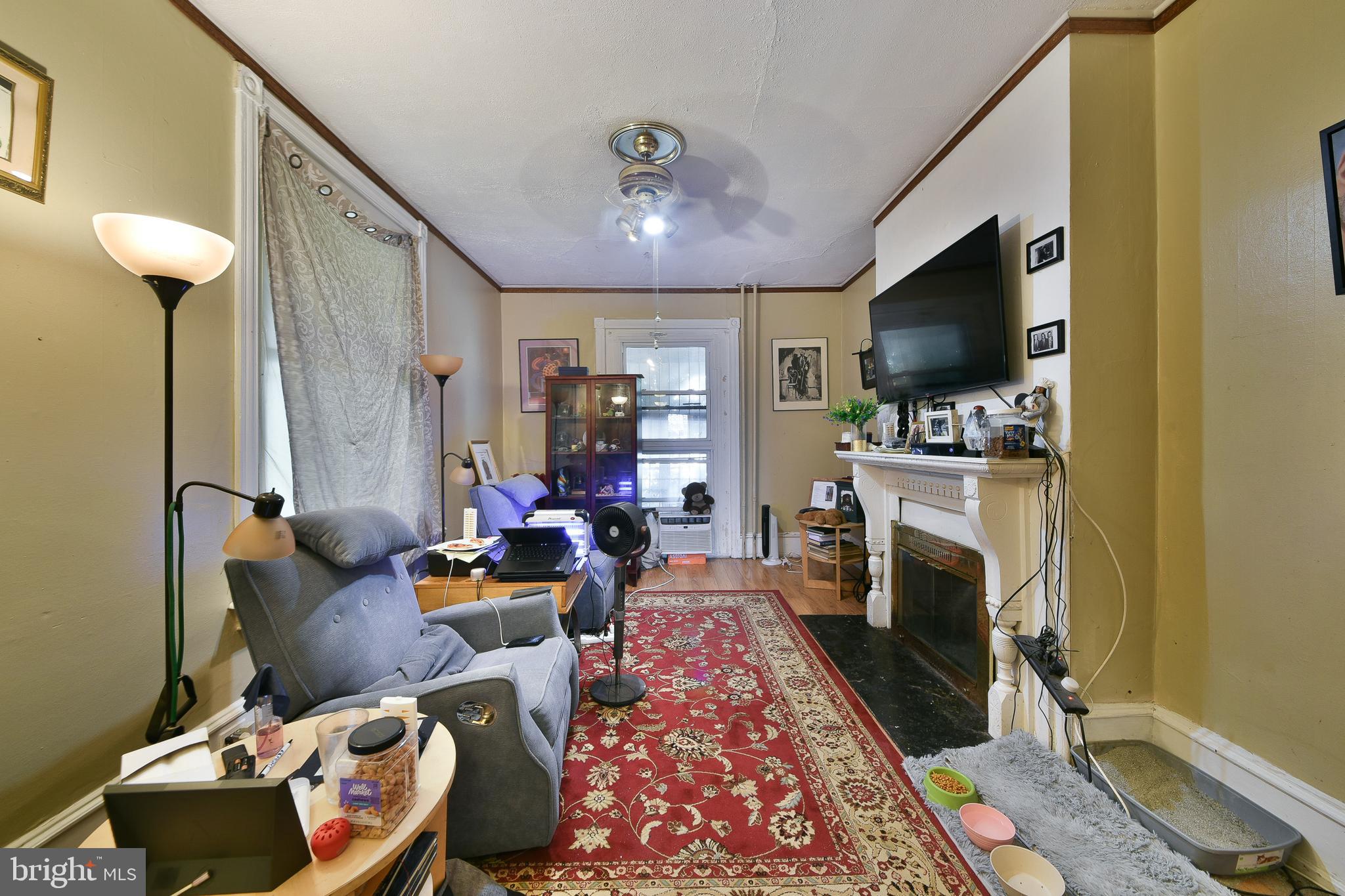302 W Earlham Ter
