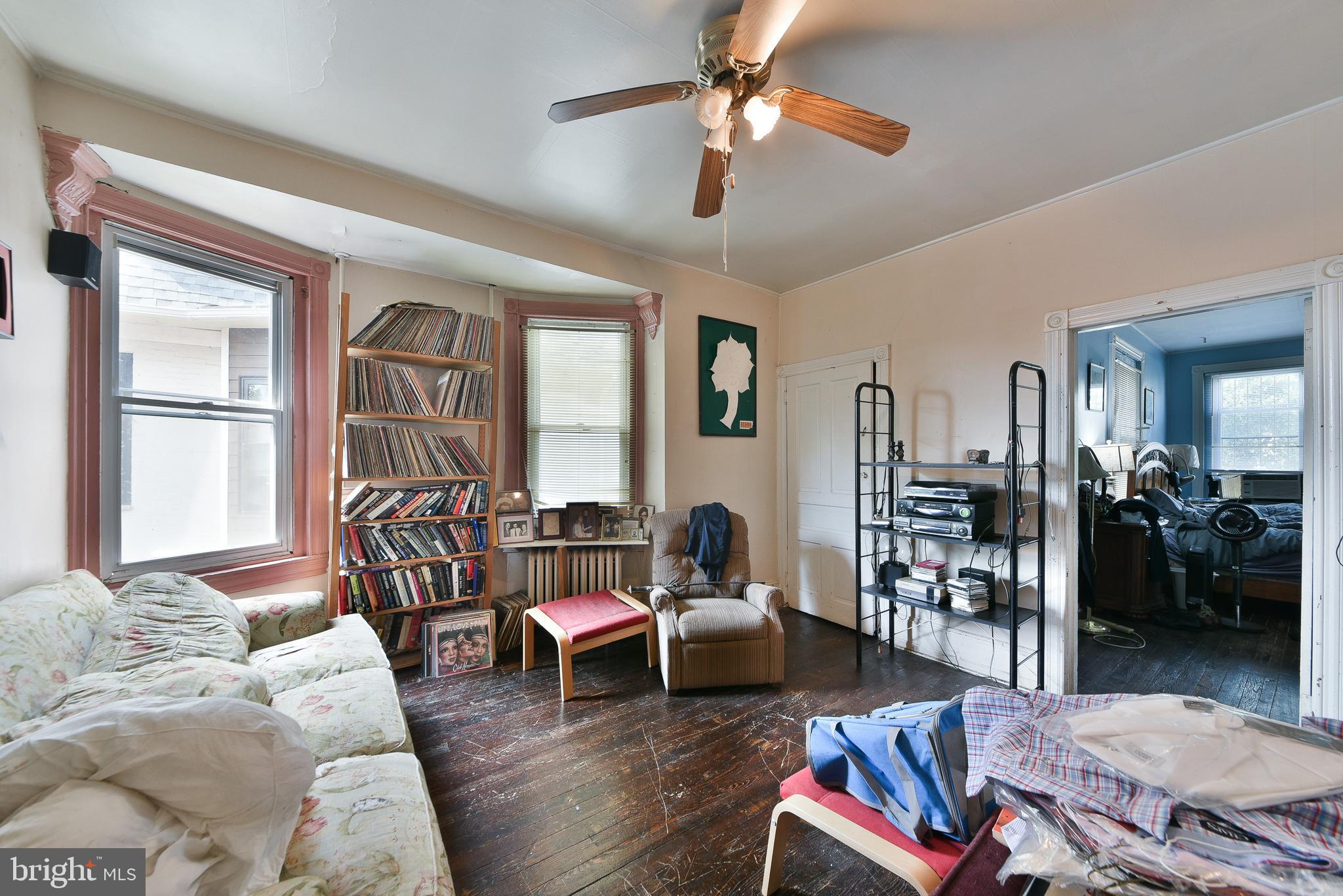302 W Earlham Ter