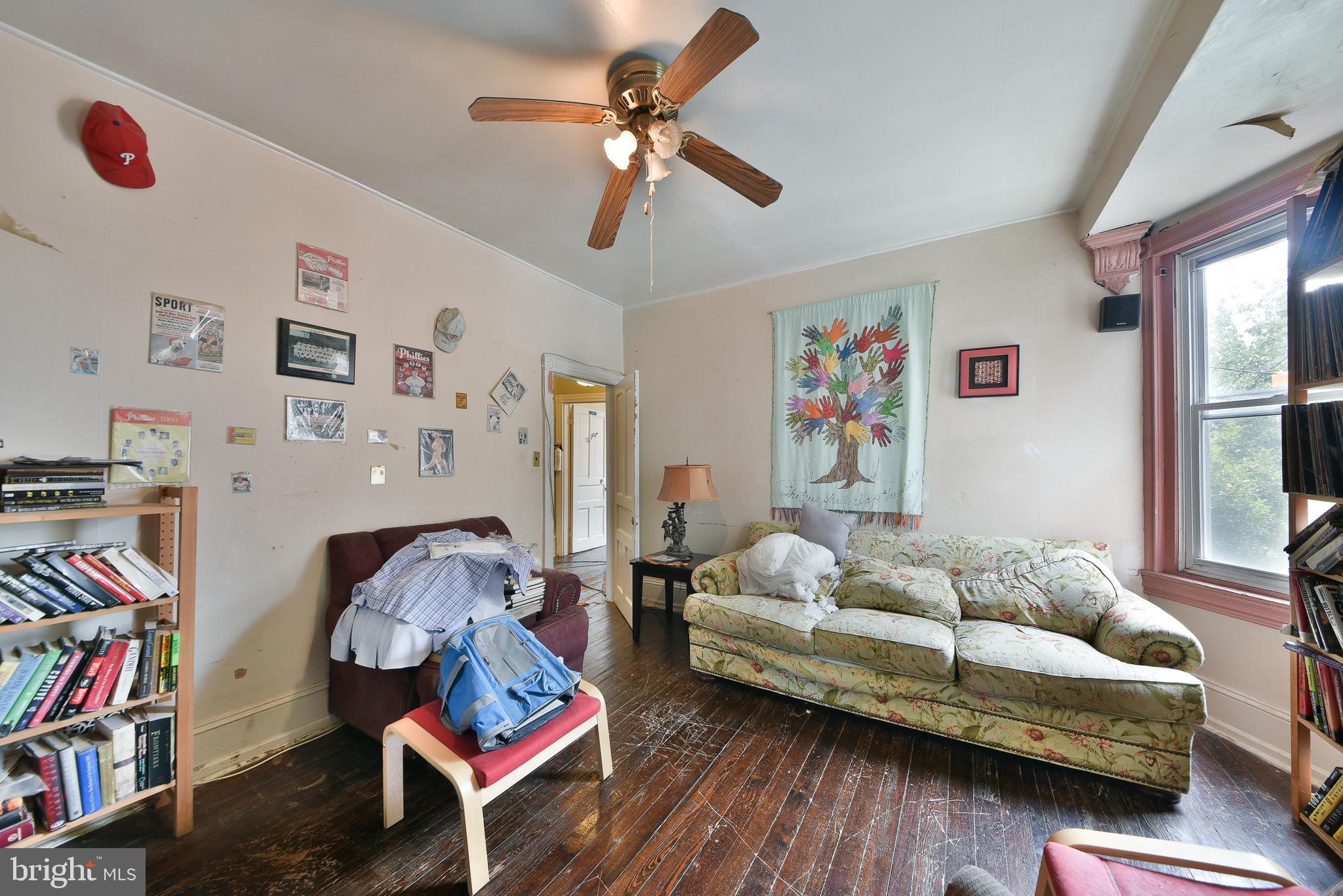 302 W Earlham Ter
