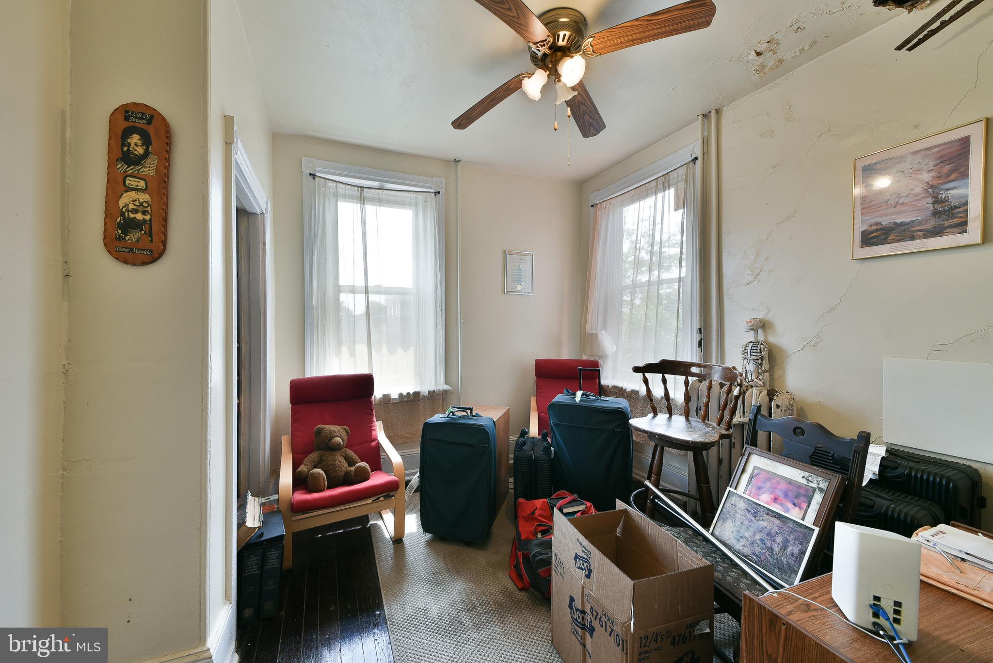 302 W Earlham Ter