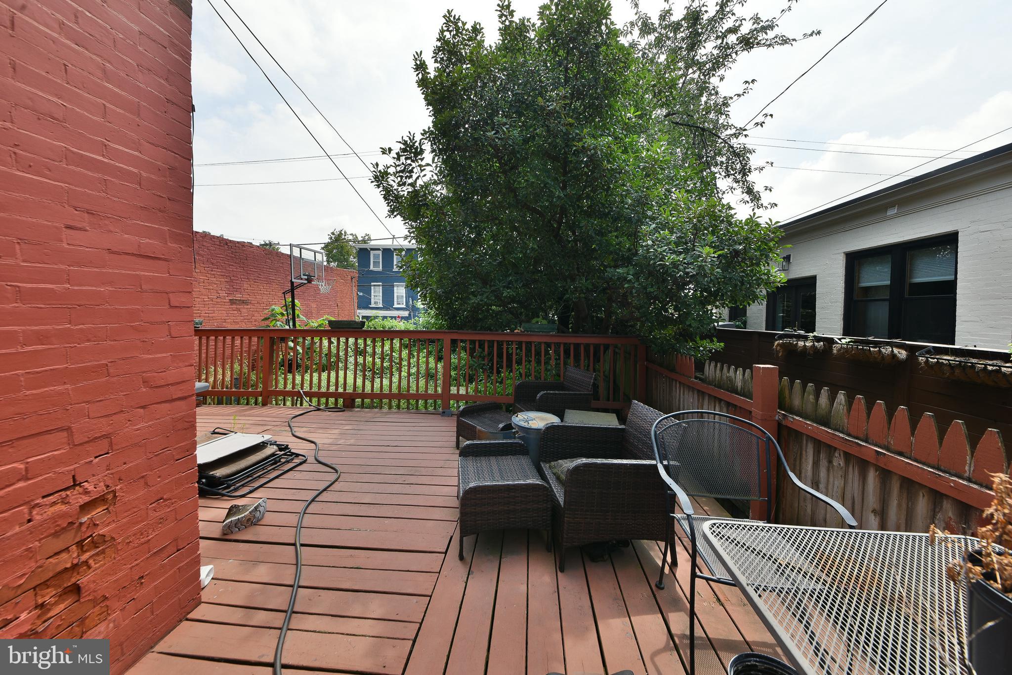 302 W Earlham Ter