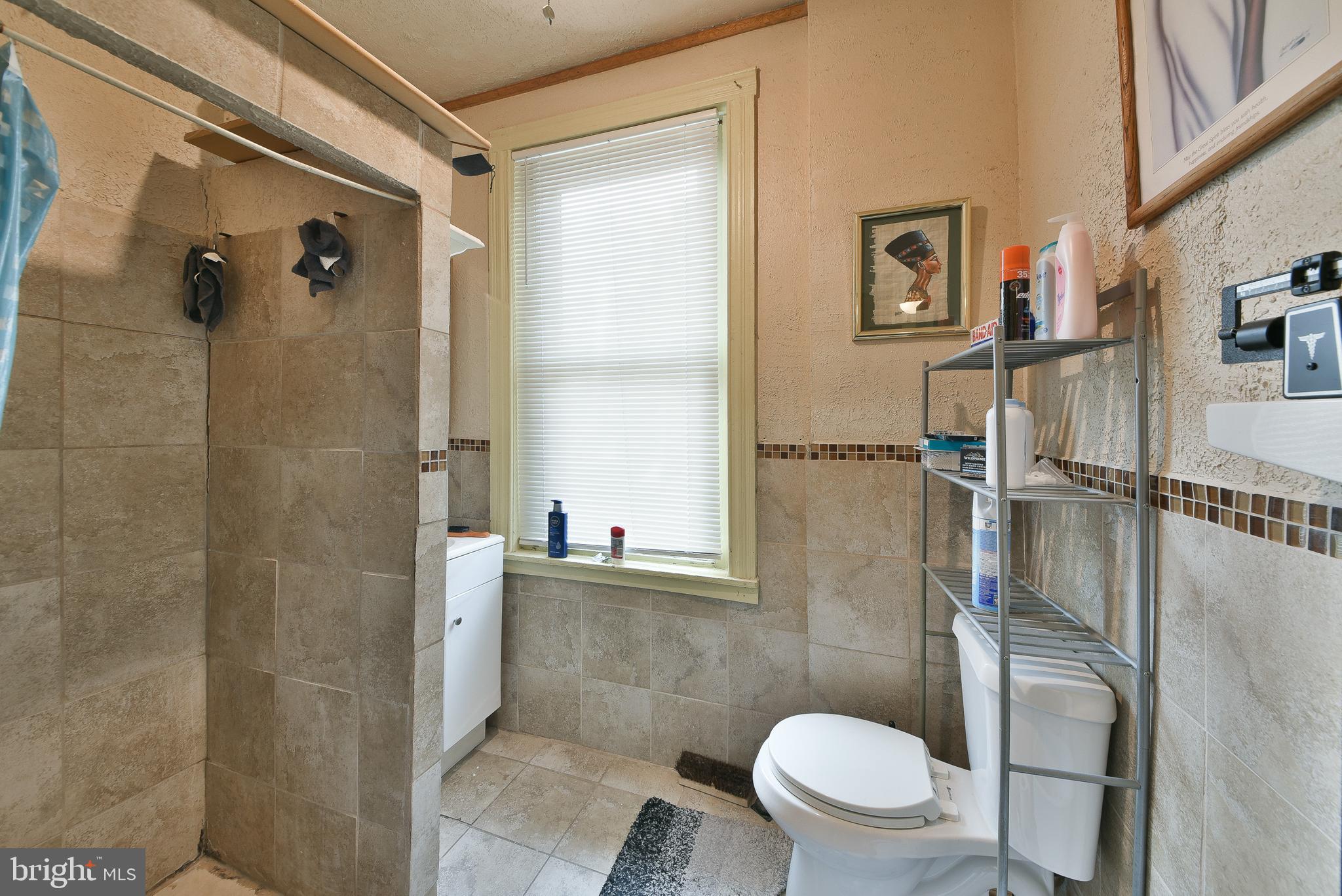 302 W Earlham Ter