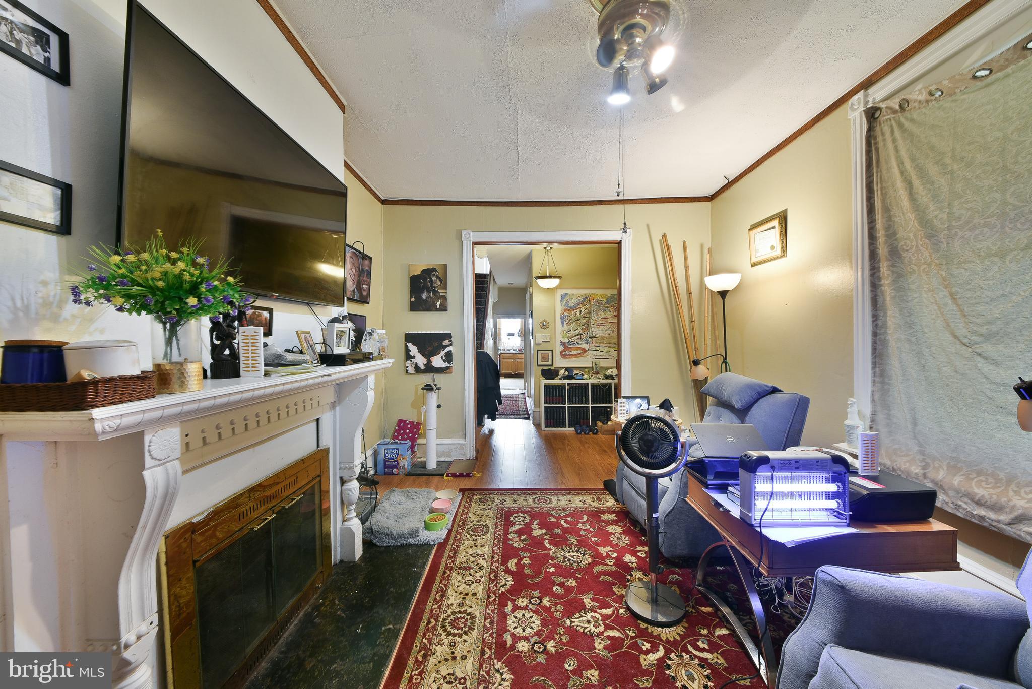 302 W Earlham Ter