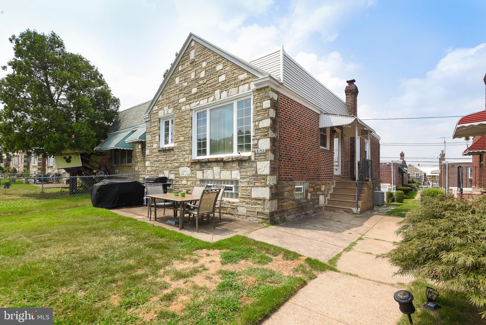 8142 LISTER STREET