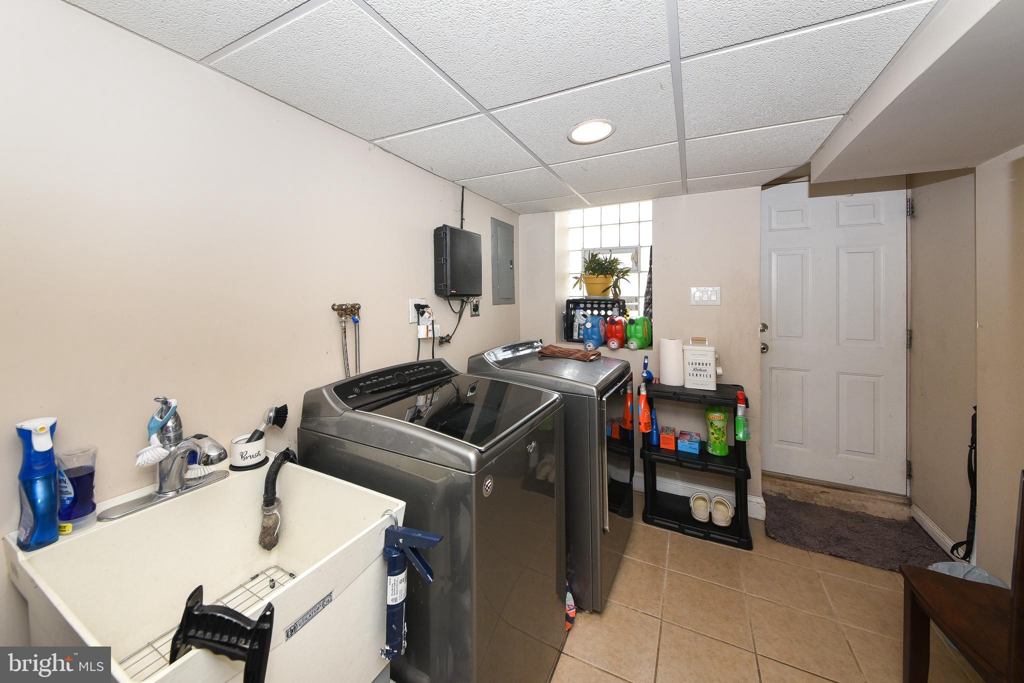 8142 LISTER STREET
