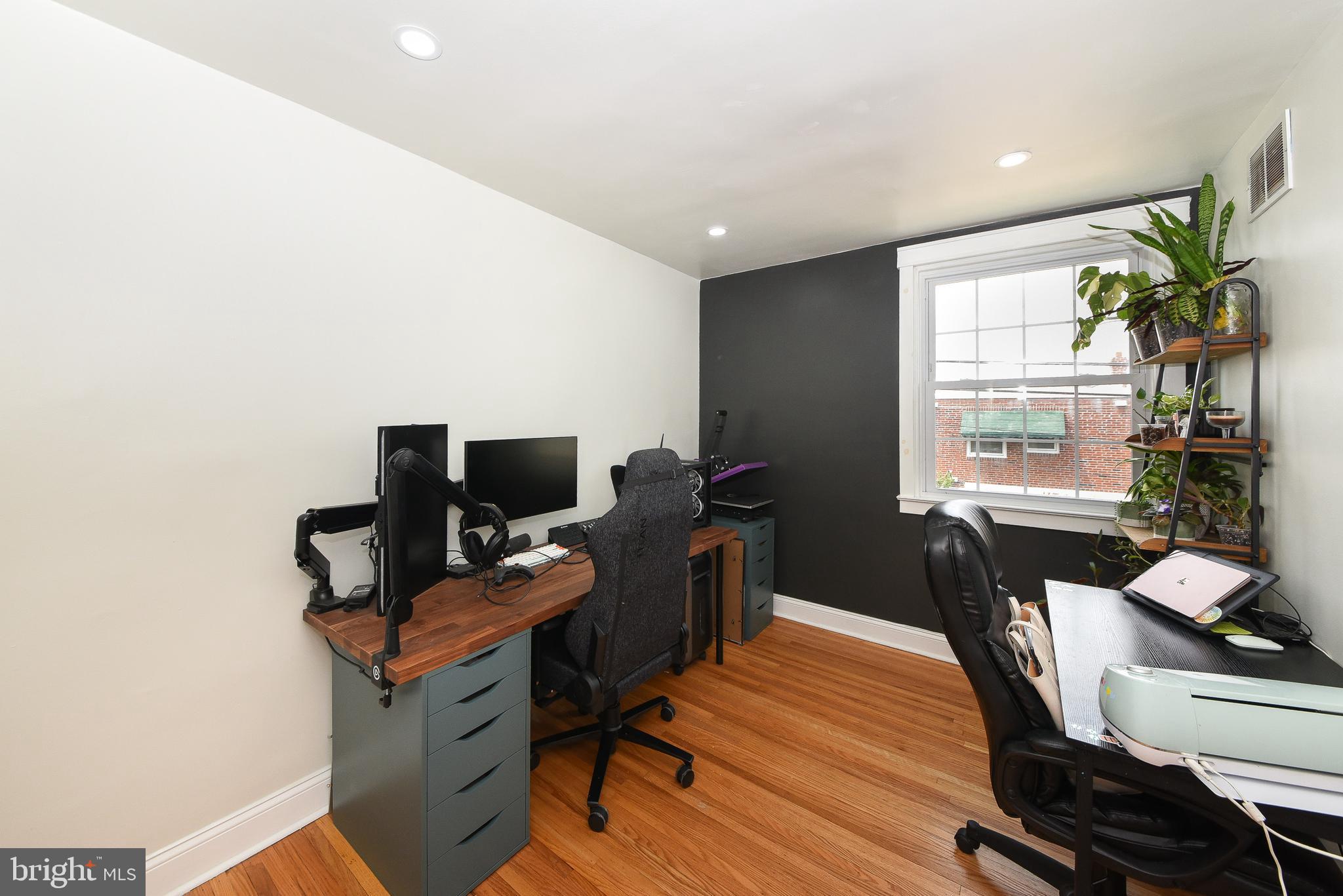 8142 LISTER STREET