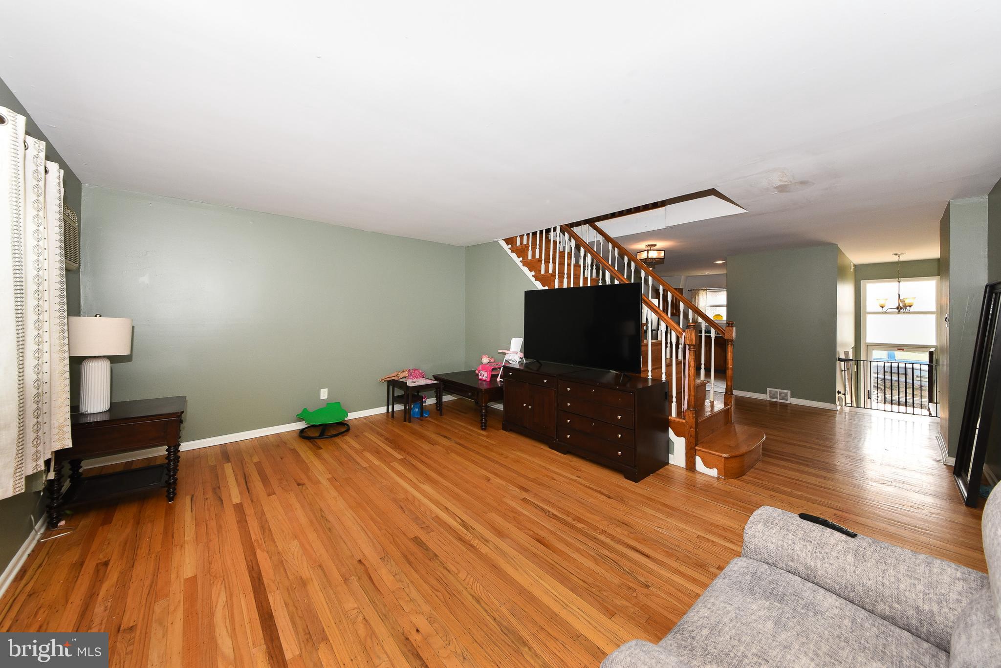 3629 WHITEHALL LANE