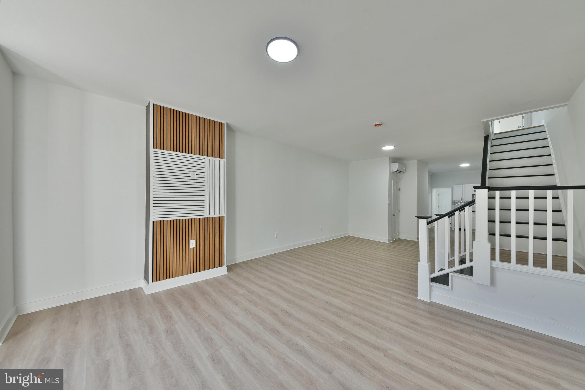 1725 W JUNIATA STREET