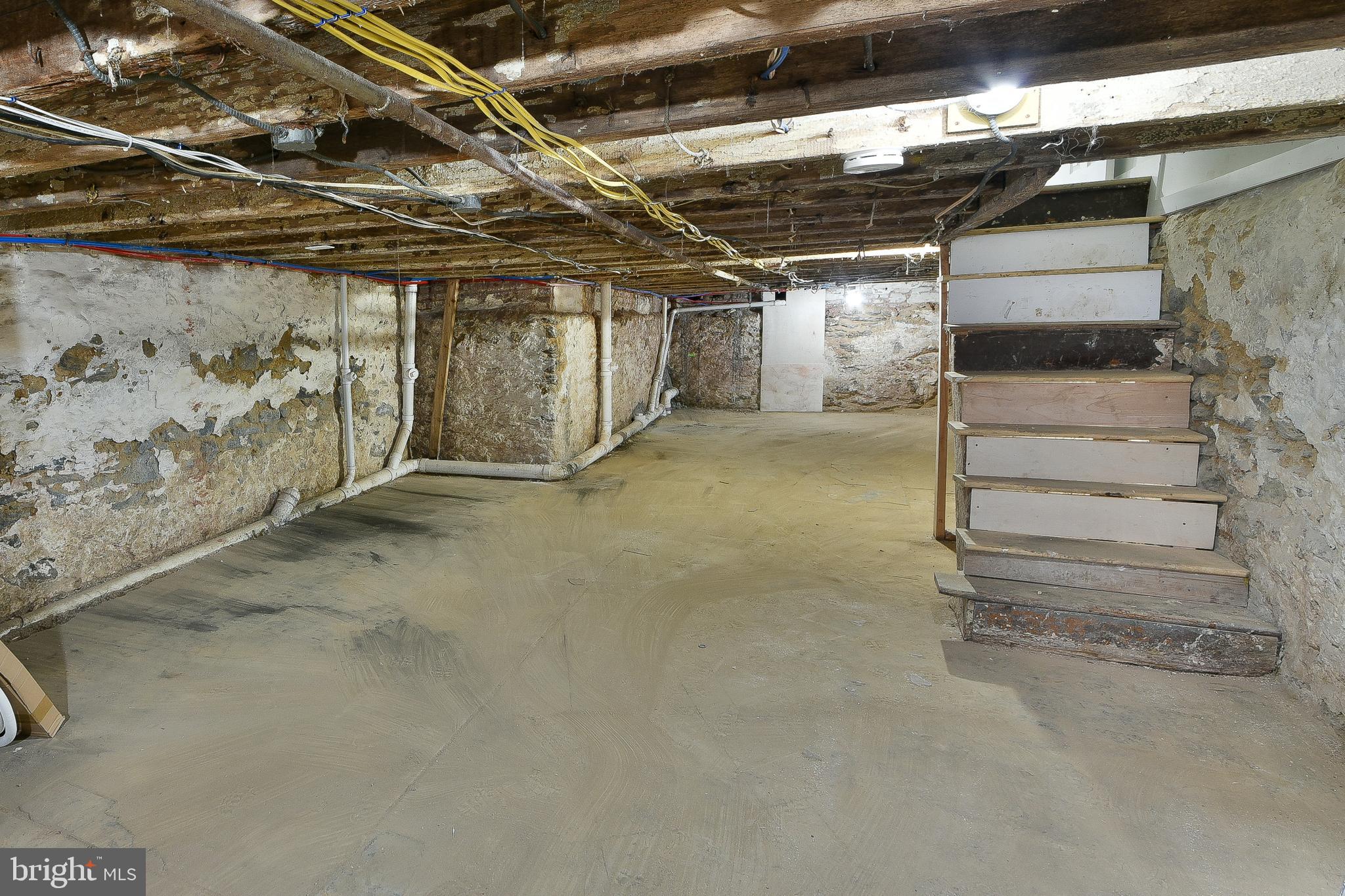 1725 W JUNIATA STREET