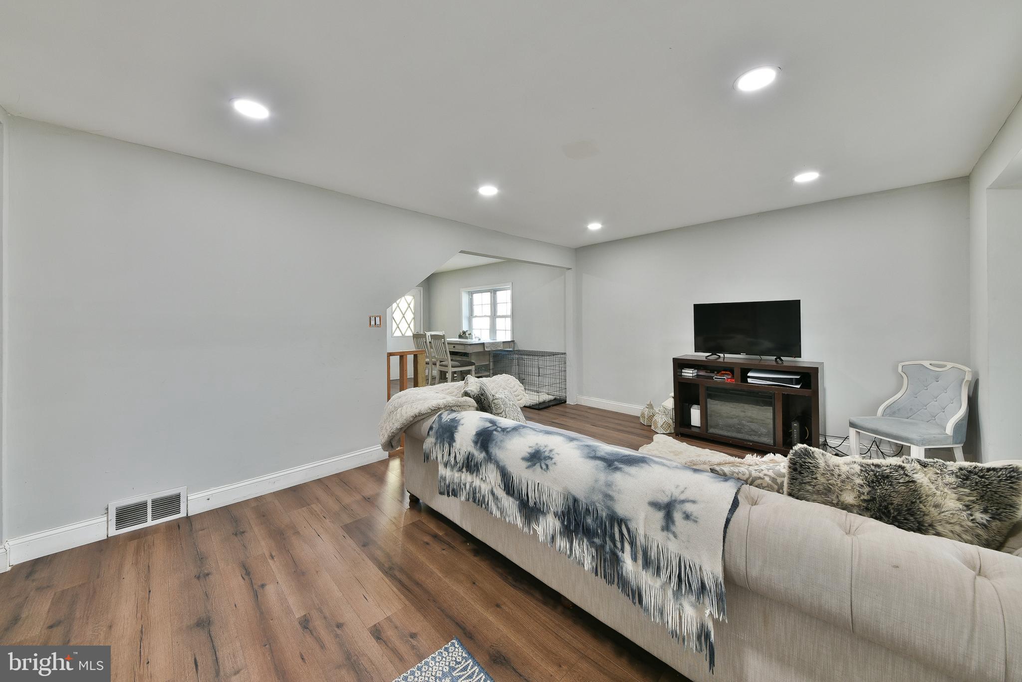 7528-32 LORETTO AVENUE