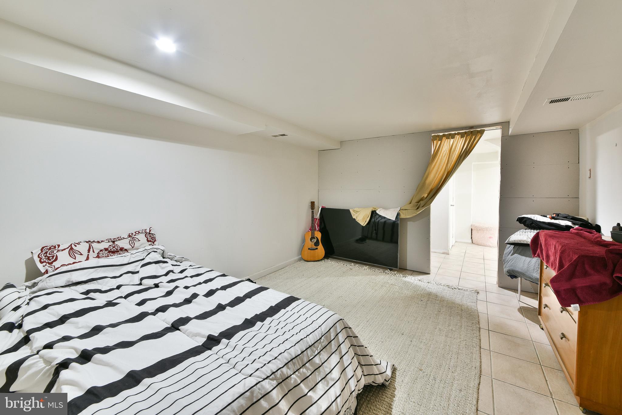 7528-32 LORETTO AVENUE