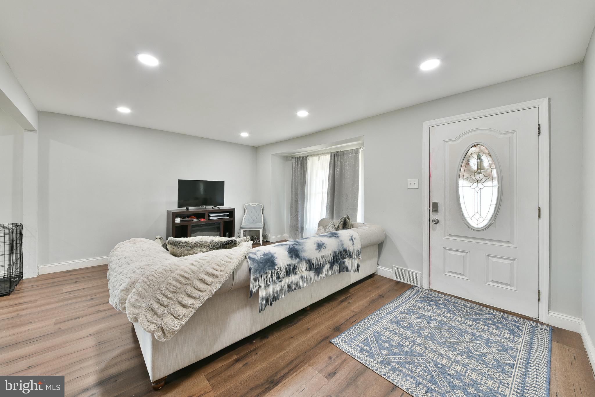 7528-32 LORETTO AVENUE