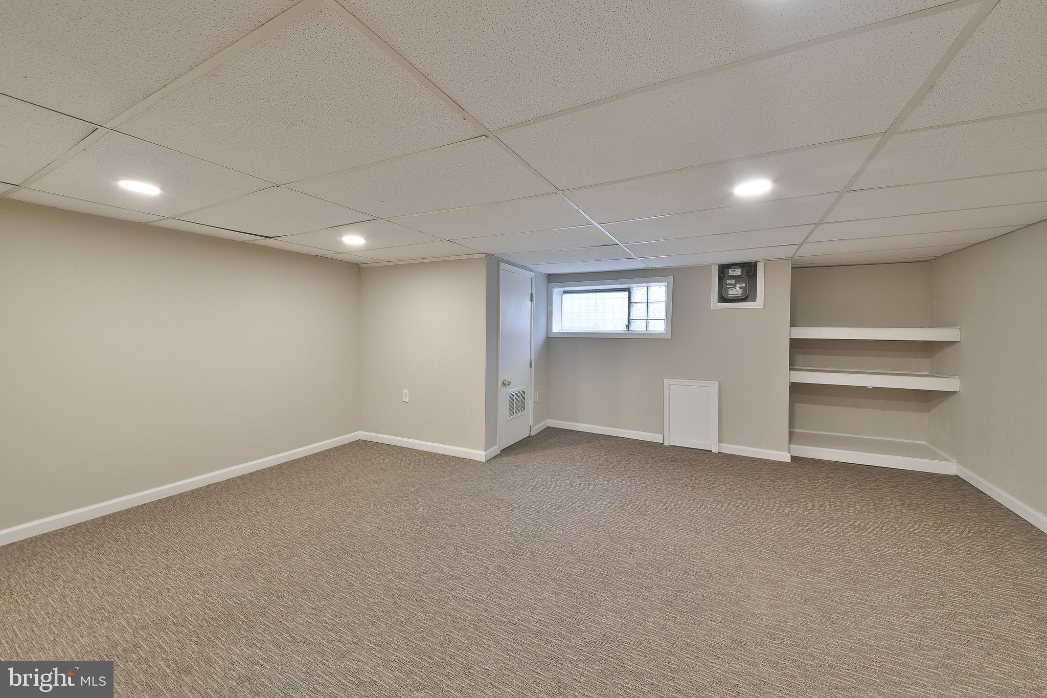 7537 WOOLSTON AVENUE