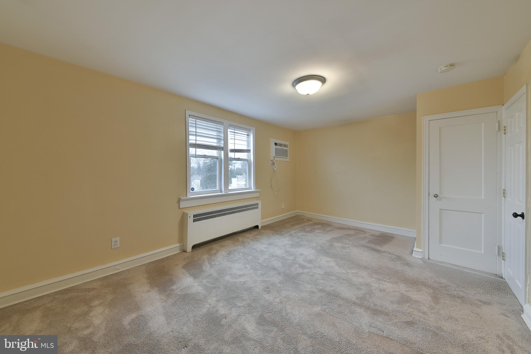 7537 WOOLSTON AVENUE