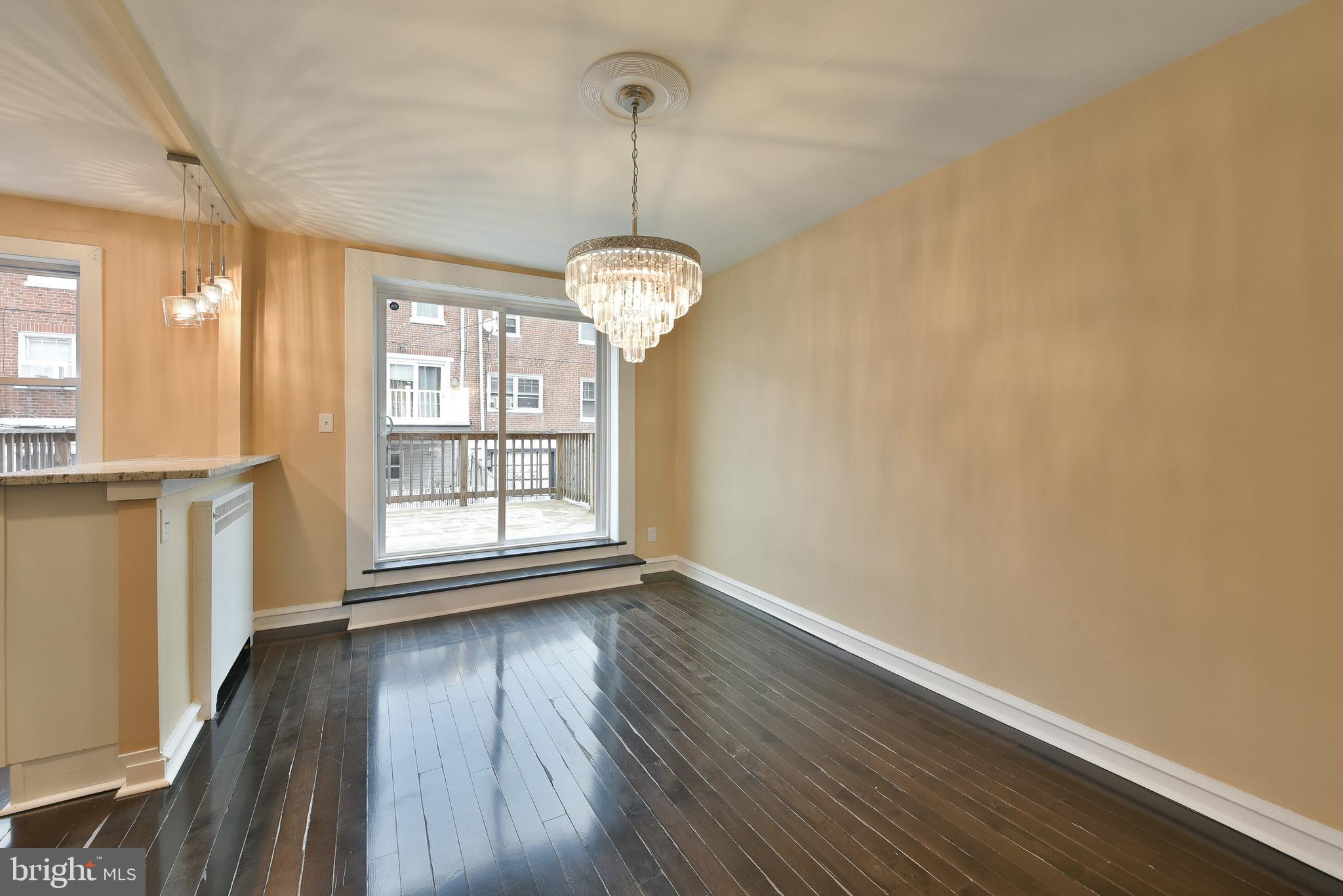 7537 WOOLSTON AVENUE