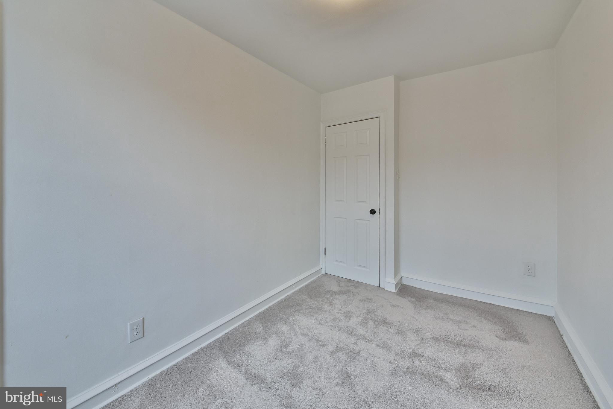 7537 WOOLSTON AVENUE