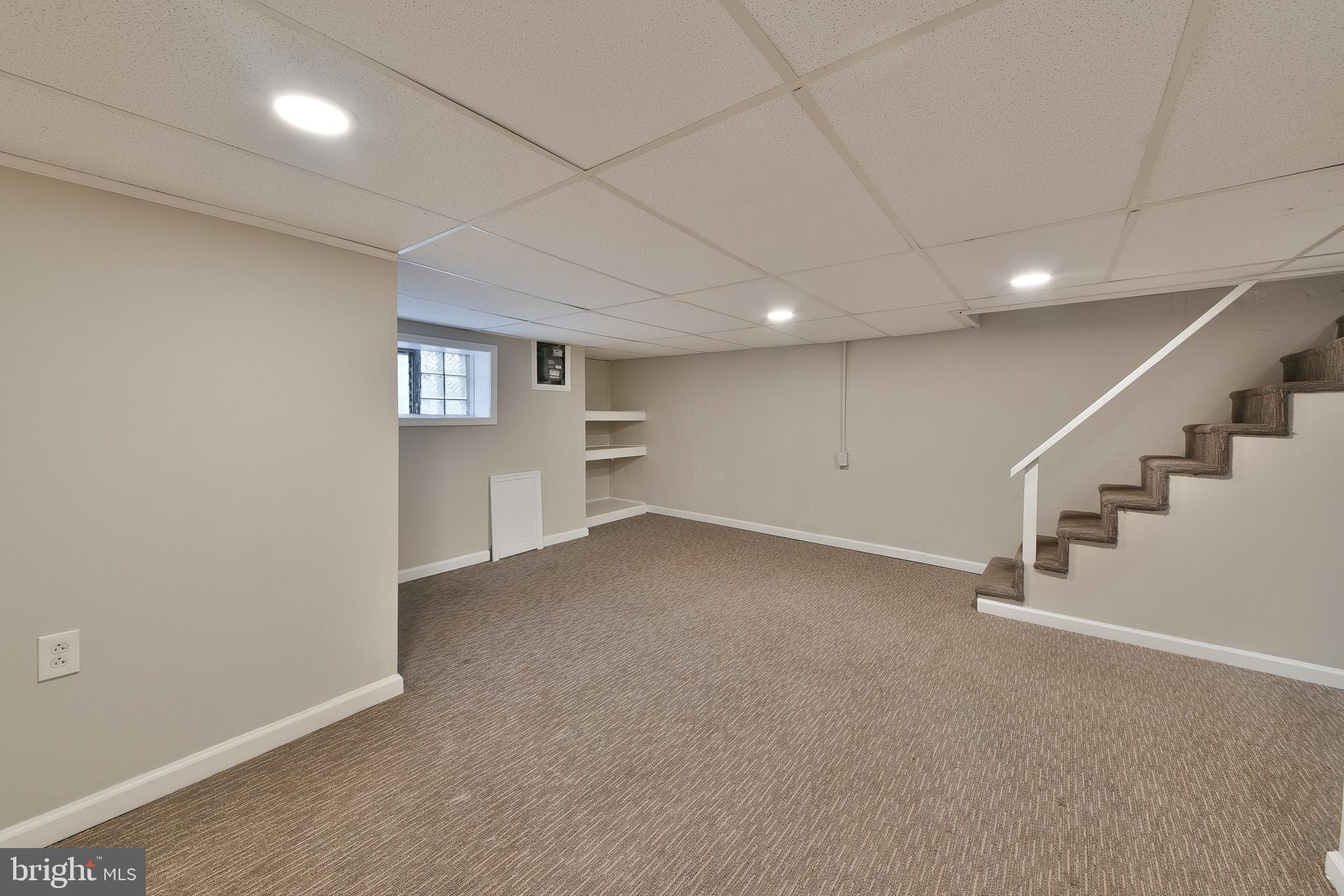 7537 WOOLSTON AVENUE