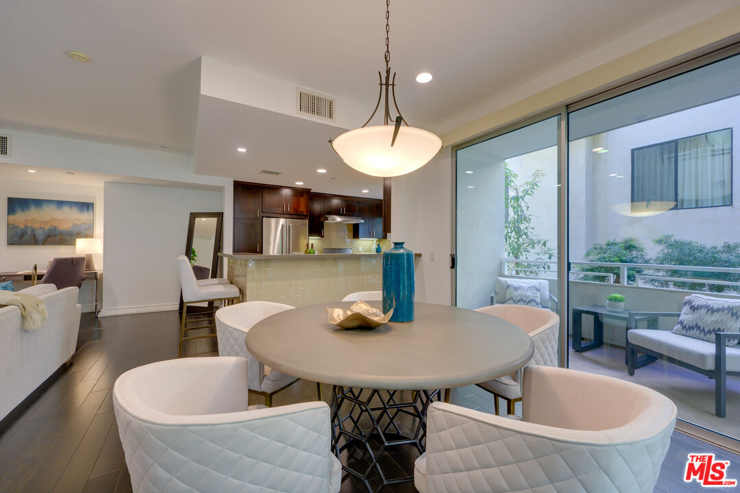 1430 S Beverly Glen Blvd Unit: 202