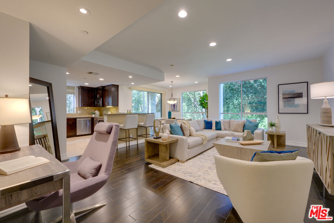 1430 S Beverly Glen Blvd Unit: 202