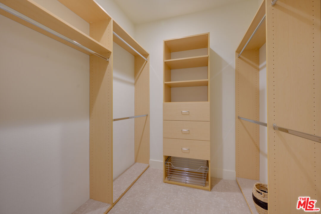 1430 S Beverly Glen Blvd Unit: 202