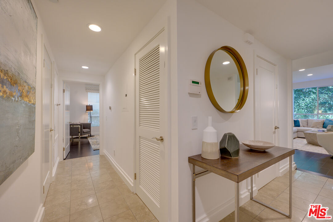 1430 S Beverly Glen Blvd Unit: 202