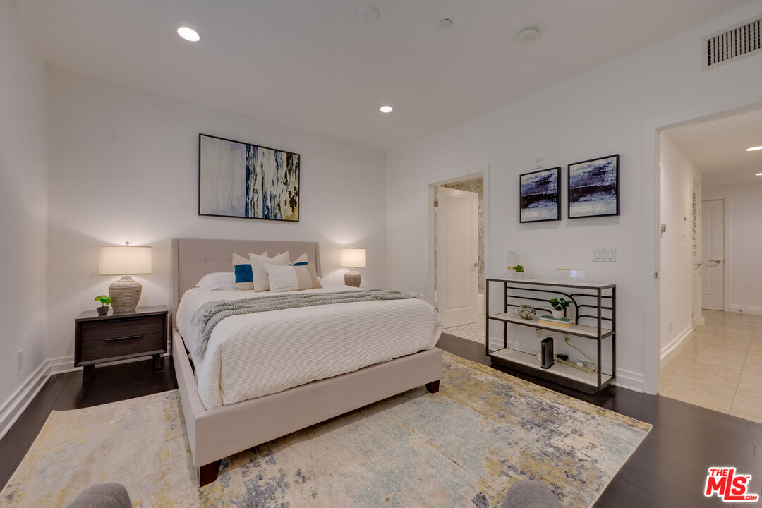 1430 S Beverly Glen Blvd Unit: 202