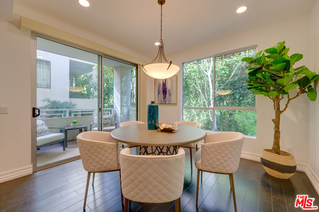 1430 S Beverly Glen Blvd Unit: 202