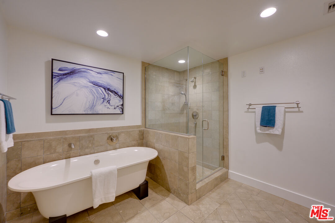 1430 S Beverly Glen Blvd Unit: 202