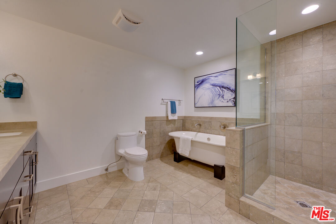 1430 S Beverly Glen Blvd Unit: 202