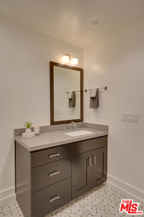 1430 S Beverly Glen Blvd Unit: 202