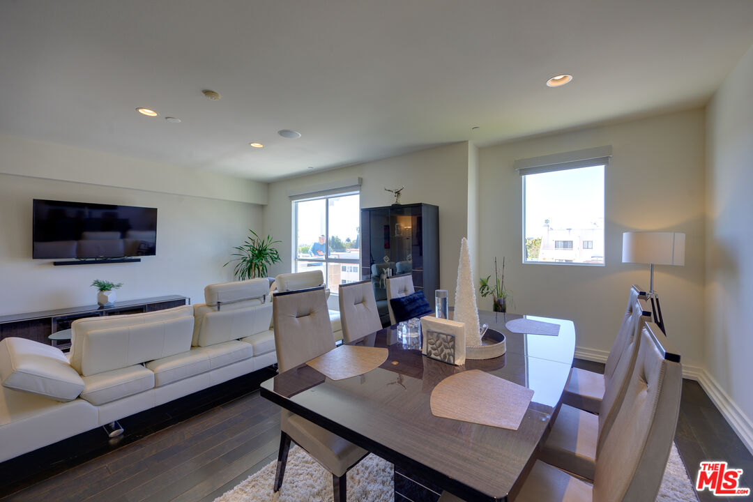 1430 S Beverly Glen Blvd Unit: PH3