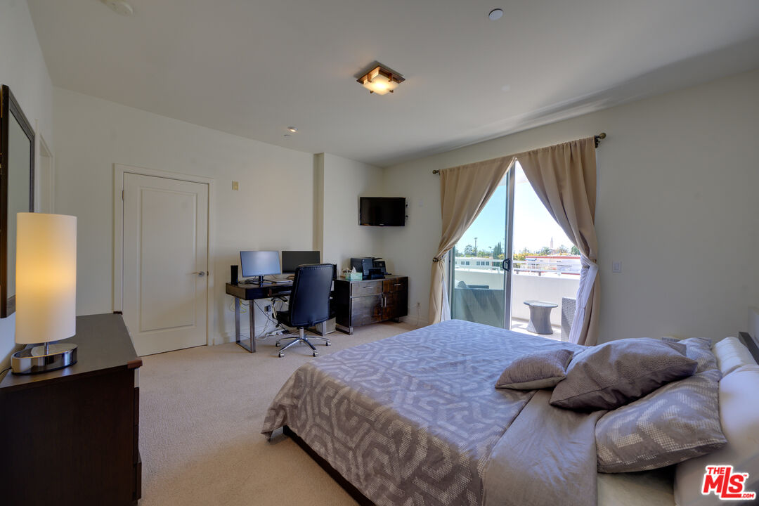 1430 S Beverly Glen Blvd Unit: PH3